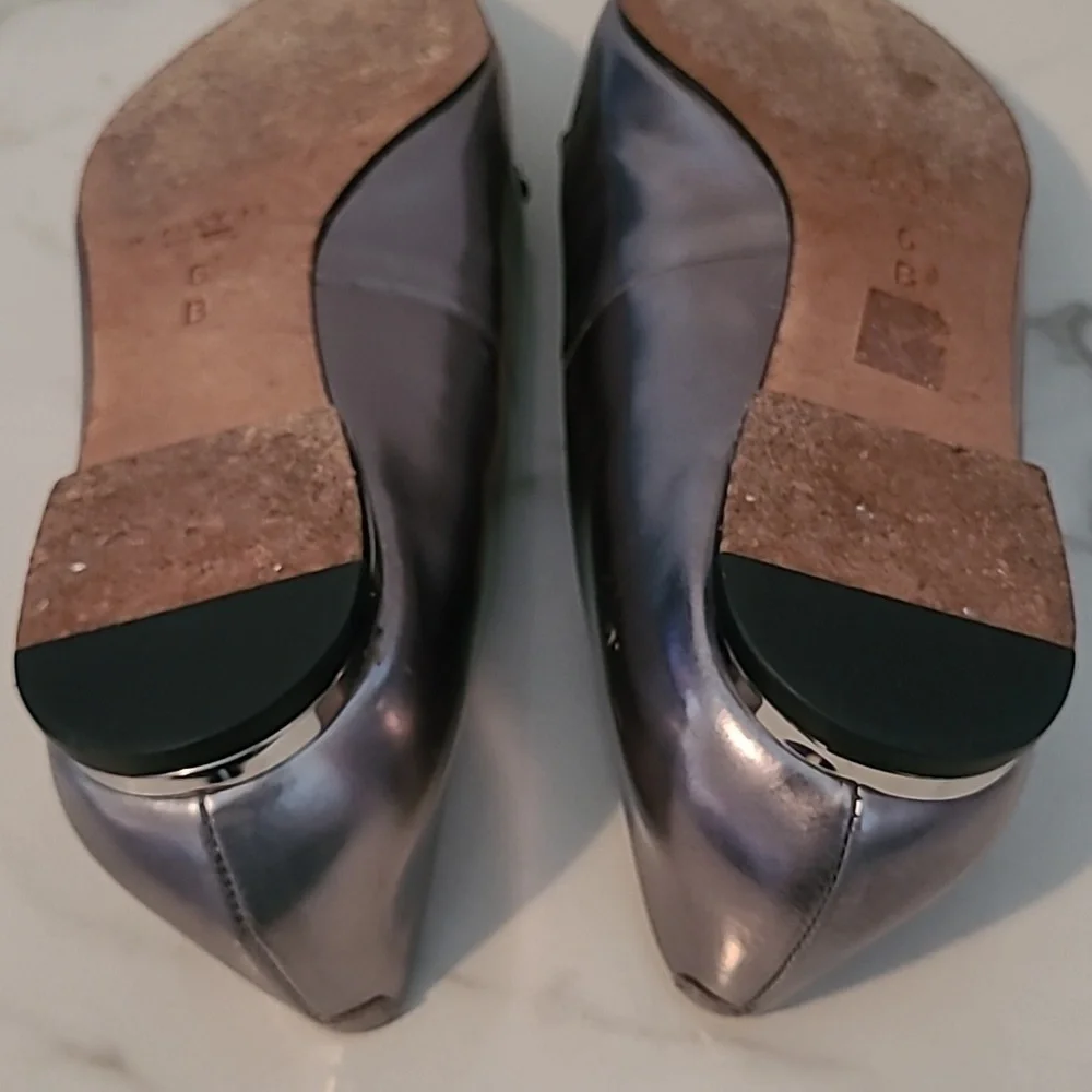 Coach Walsh Silver Metallic Mirror Leather Black Suede Pointed Toe Flats Shoes 6